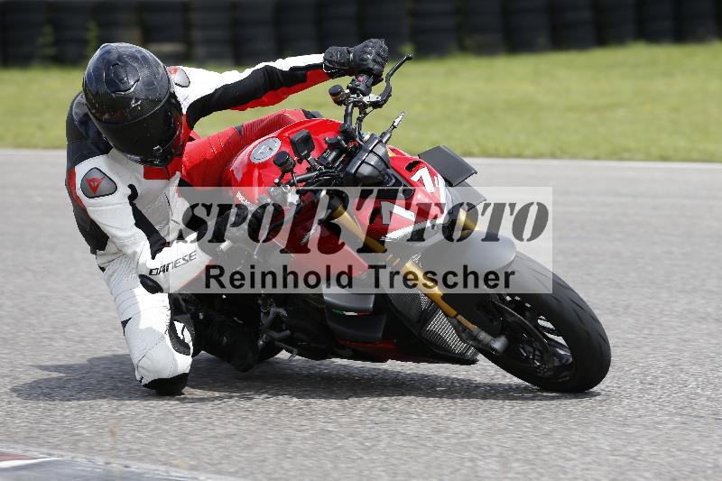 /Archiv-2024/29 12.06.2024 MOTO.CH Track Day ADR/Gruppe blau/71